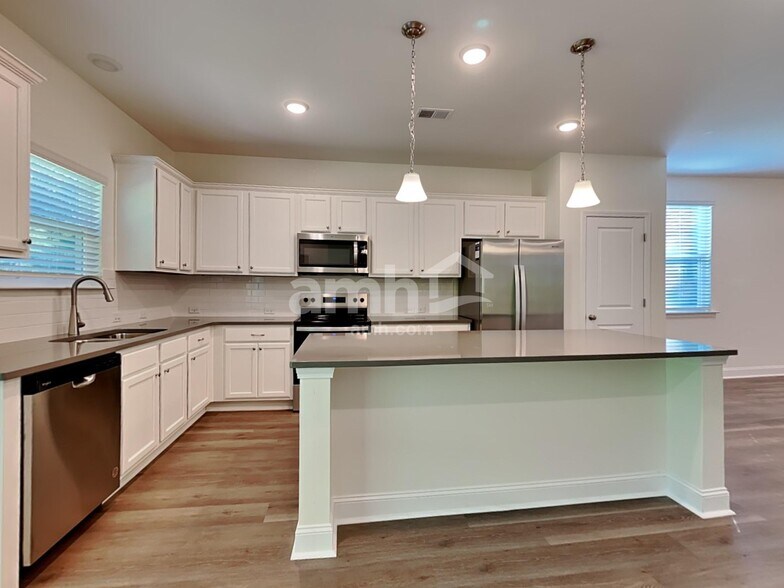 Building Photo - 1502 Brookgreen Dr