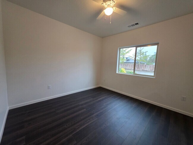 Building Photo - 2018 E Seeger Ave