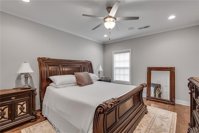 Building Photo - 345 Glen Iris Dr NE