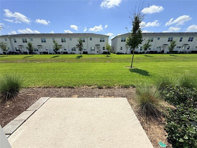 Building Photo - 393 Bogey Dr