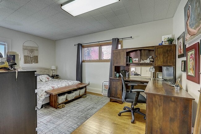 Building Photo - 2289 Ludington Avenue