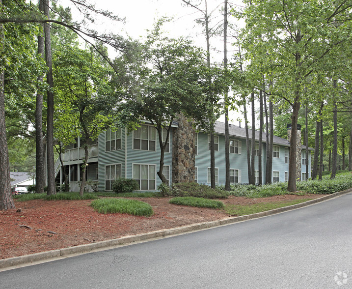 Building Photo - The Gardens of East Cobb