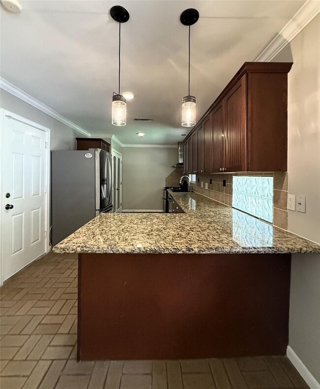 Building Photo - 9646 Meadowglen Ln