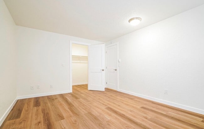 Building Photo - Fariway Apartments