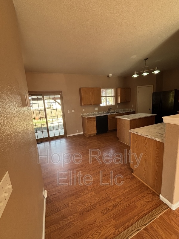 Building Photo - 7640 Fiona Ln