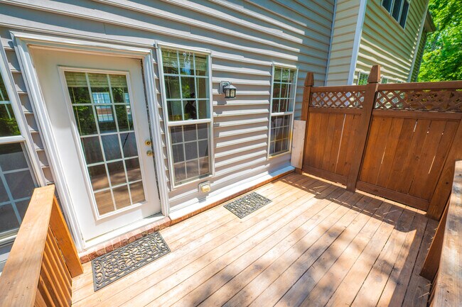 Building Photo - 2922 Duvalla Ave