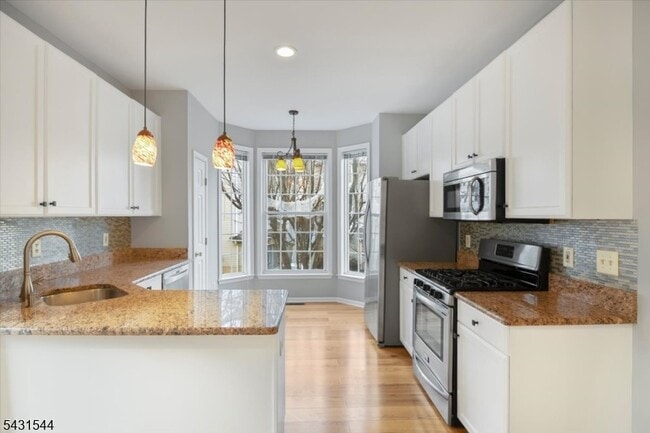 Building Photo - 145 Arrowgate Dr