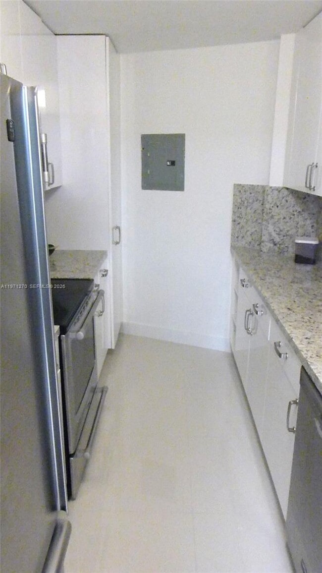 Building Photo - 1881 Washington Ave