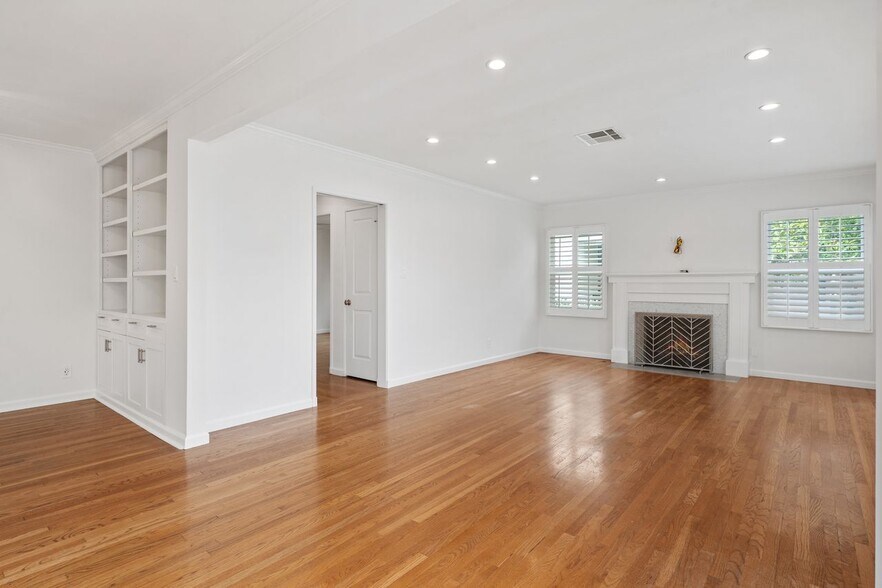 Building Photo - 7901 Westlawn Ave