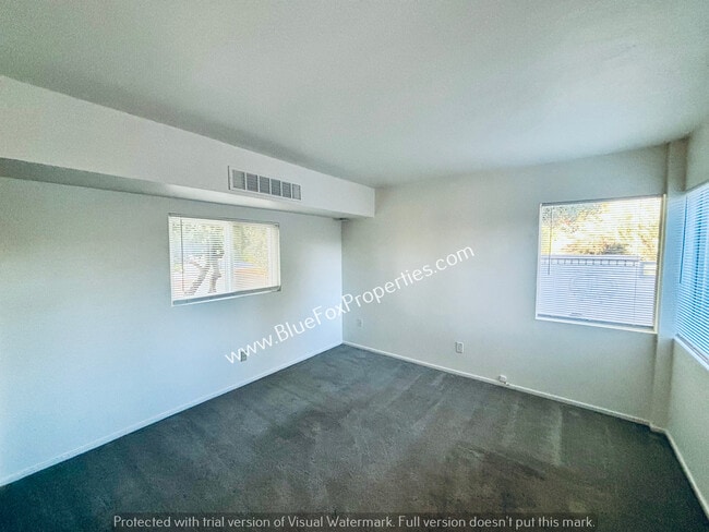 Building Photo - 8135 N Casas Way