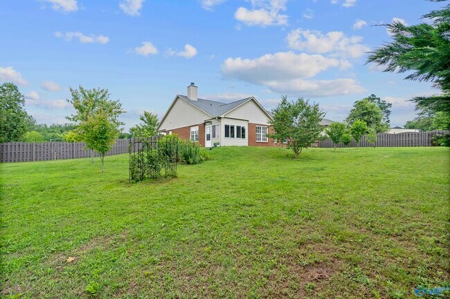 Building Photo - 108 Landings Way Dr