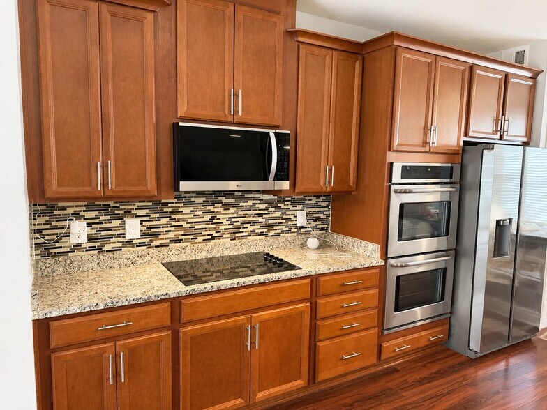 Building Photo - 9911 Whitemoss Dr