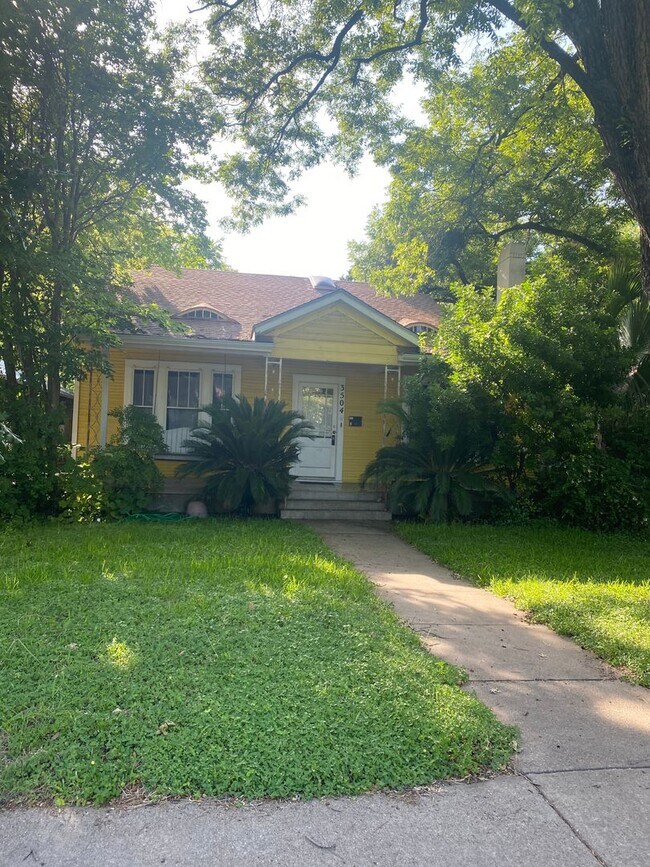 Primary Photo - 3504 Duval St