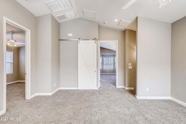 Building Photo - 3043 N 33rd Pl