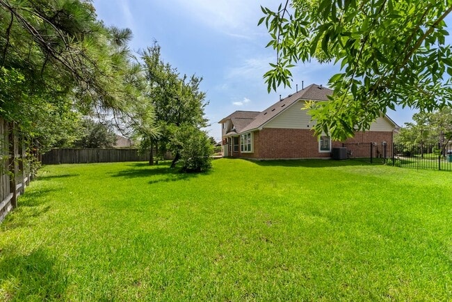 Building Photo - 2 Granite Path Pl