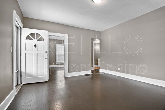 Building Photo - 4203 Vermont Ave