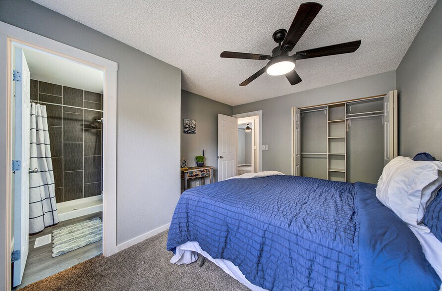 Building Photo - 2185 Ambleside Dr