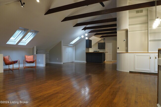 Building Photo - 2541 Cherokee Pkwy