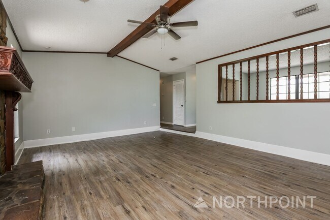 Building Photo - 3 BR/2BA | Newly Renovated Single Family Home | 1-Car Garage Parking | Fenced  backyard