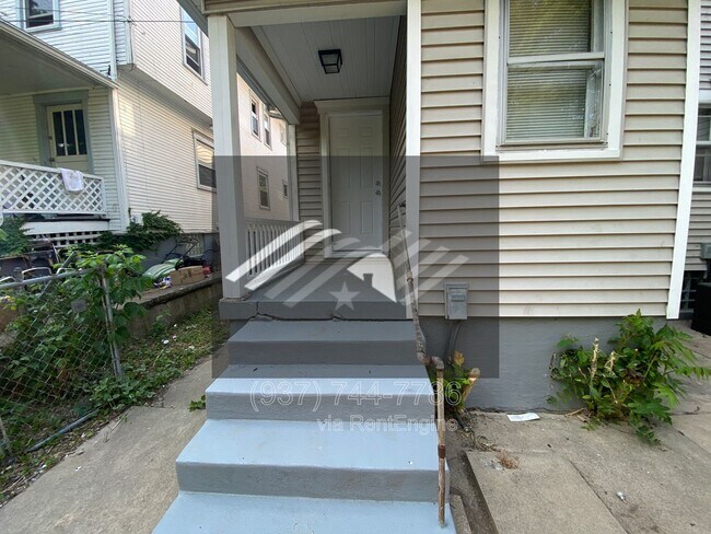 Building Photo - 26 W Beechwood Ave