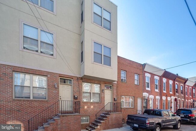 Building Photo - 1133 Dorrance St