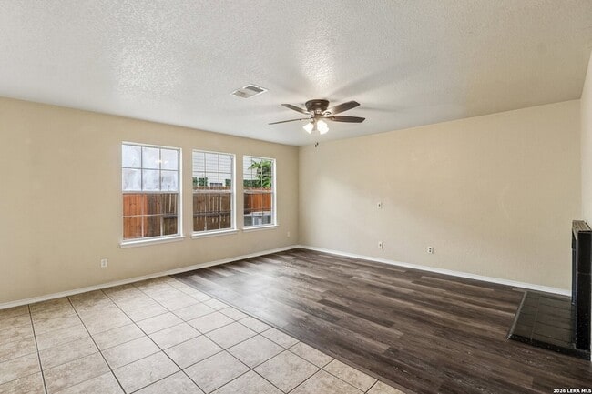 Building Photo - 407 Amberdale Oak