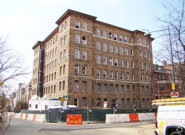 Building Photo - The Euclid