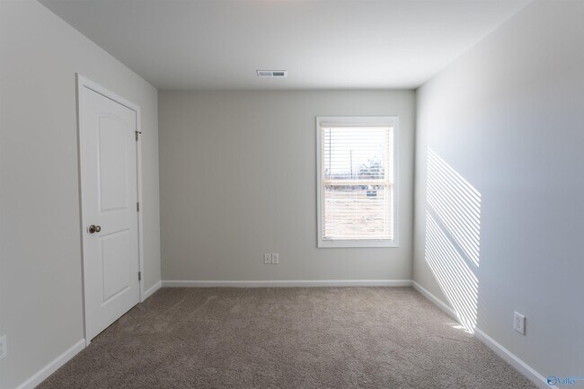 Building Photo - 102 Waltrip Dr