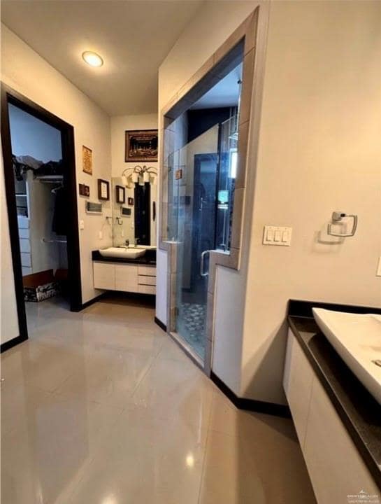 Building Photo - 25 Balboa Ave