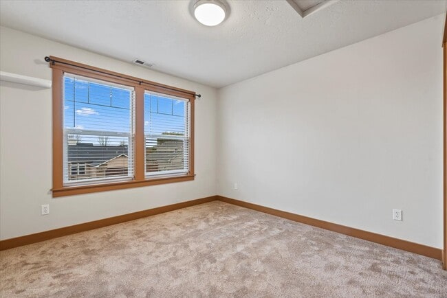 Building Photo - 5996 S Egmont Ave