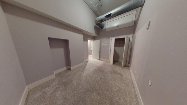 Building Photo - 417 Vine St