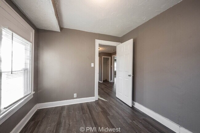 Building Photo - 1521 N Tacoma Ave