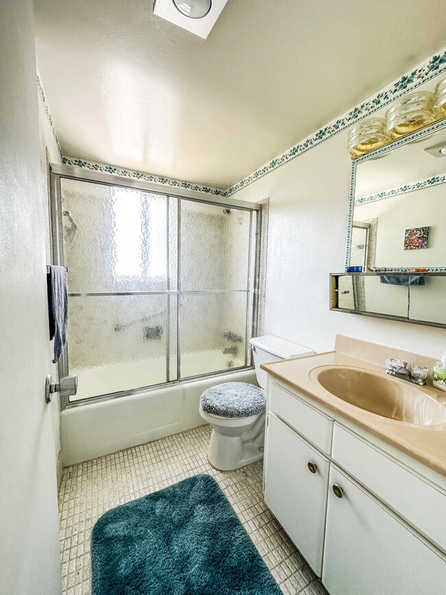 Building Photo - 3280 Lake Osborne Dr