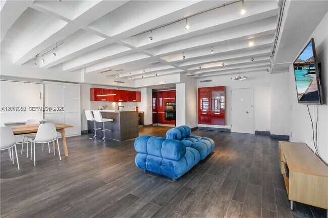 Building Photo - 5255 Collins Ave