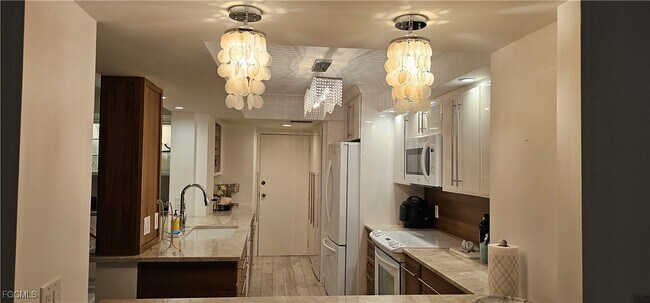 Building Photo - 10691 Gulf Shore Dr