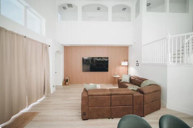 Building Photo - 8125 Sun Palm Dr