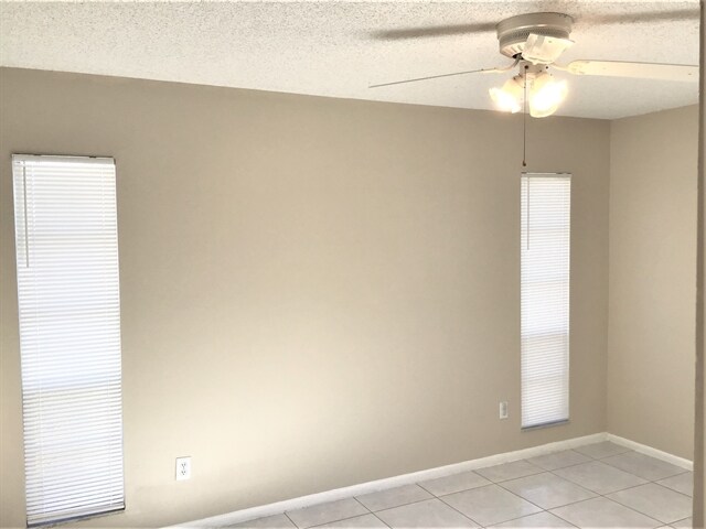 Building Photo - 136 W Cedarwood Cir