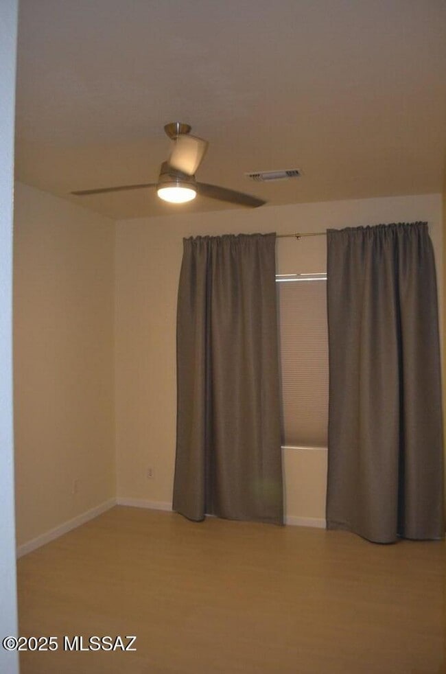 Building Photo - 942 S Suncove Dr