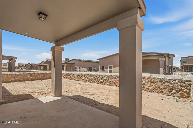 Building Photo - 941 Aqueduct Ave