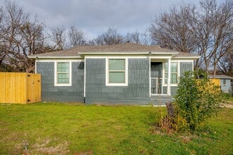 Building Photo - Remodeled 2 Bed 1 Bath Home Ready for New Tenants Near the River District-76114