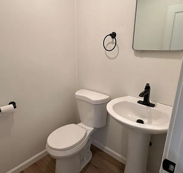 Building Photo - this beautifully updated three-bedroom, one-and-a-half-bath home in Columbia