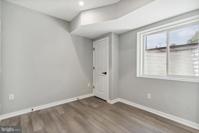 Building Photo - 2000 N 3rd St