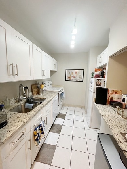 Building Photo - 535 N Michigan Ave