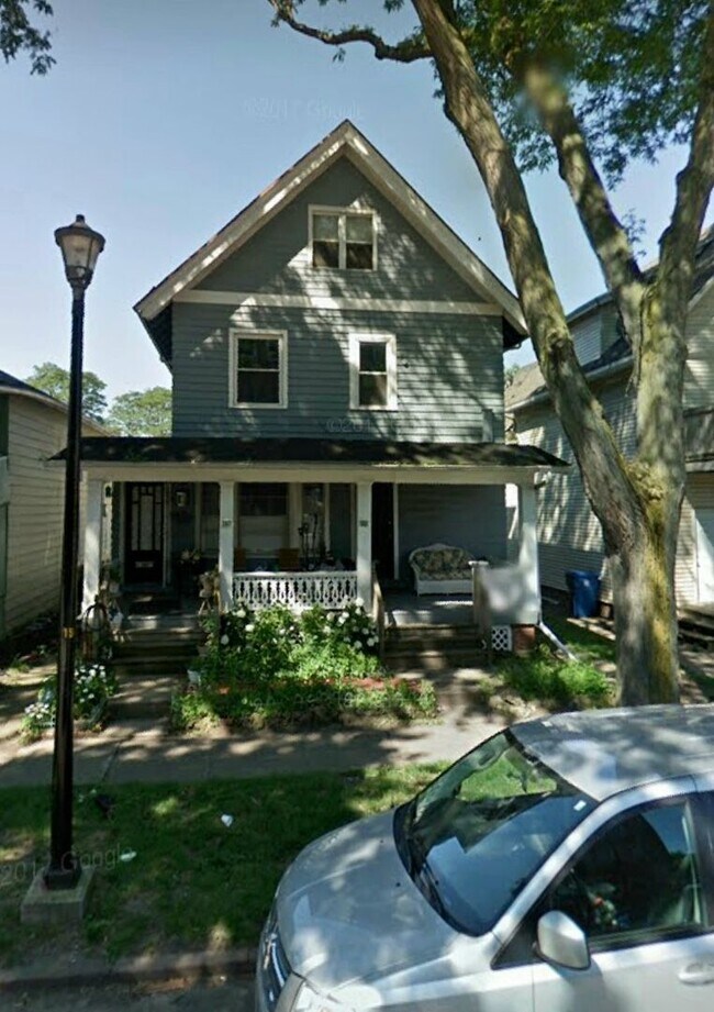 Building Photo - 165-167-167 Pearl St