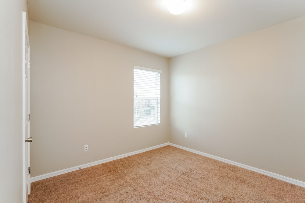 Building Photo - 2002 SE 12th St