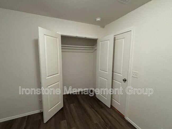 Building Photo - 3817 S 29th W Ave