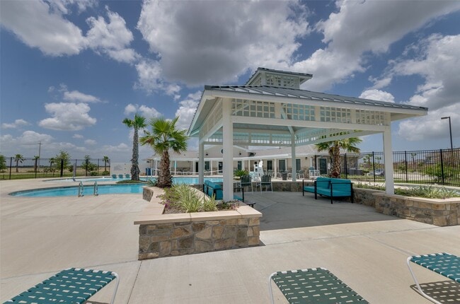 Building Photo - 2213 Del Mar Dr