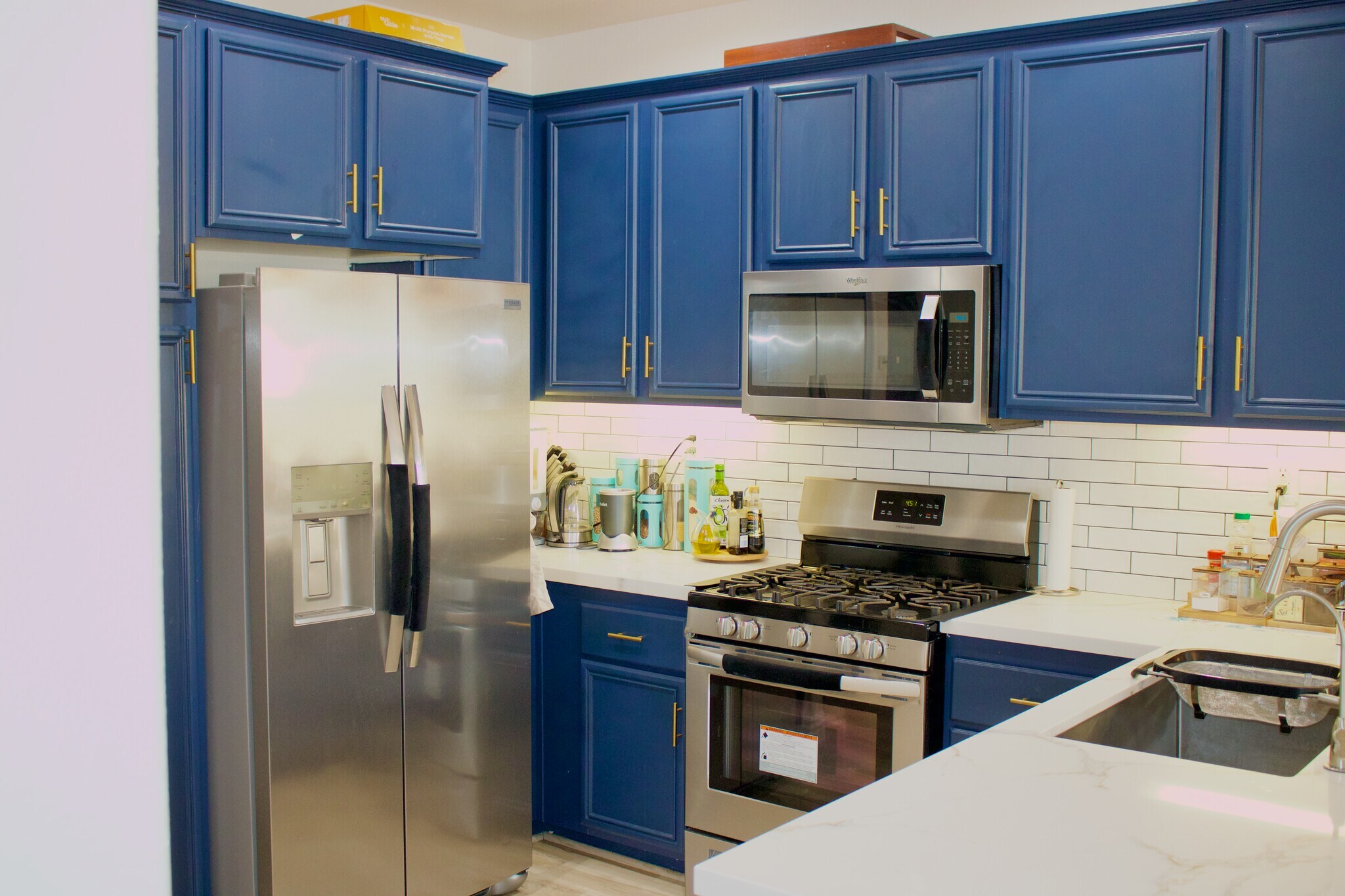 Kitchen - 1800 E Lakeshore Dr