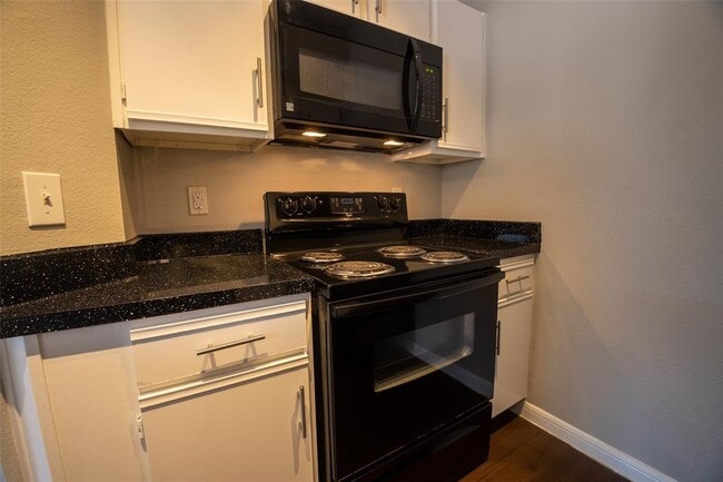 Building Photo - 2320 Gracy Farms Ln