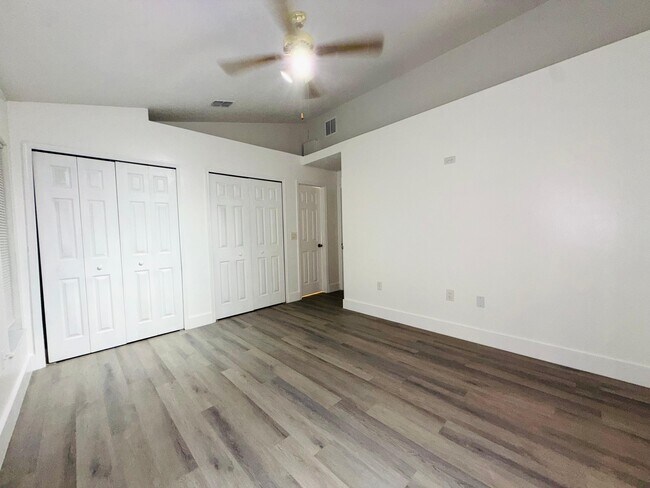 Building Photo - 6921 Long Needle Ct